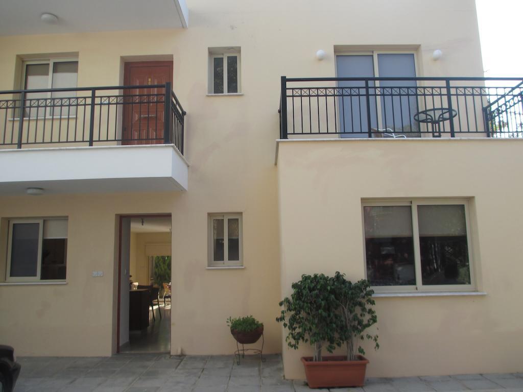 Byreva Apartments Paphos Exterior foto